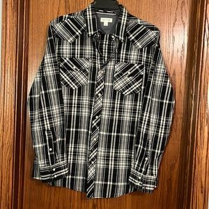 *NWT* Men’s long sleeved plaid shirt, size large, by Sun & Stone, 100% cotton